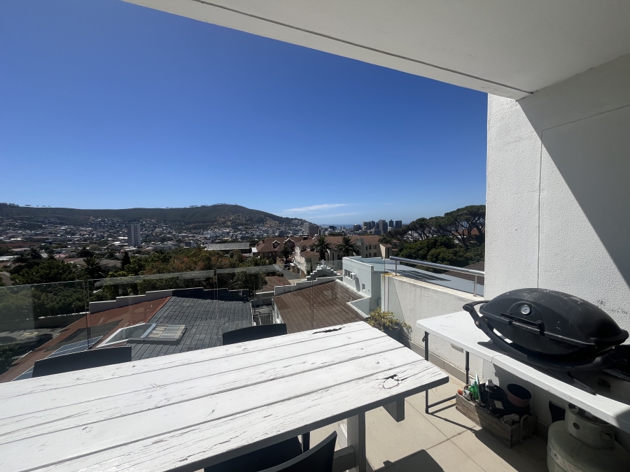 2 Bedroom Property for Sale in Vredehoek Western Cape